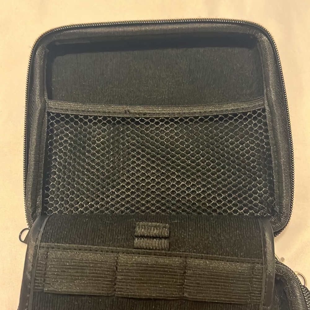 ✨HOST PICK ✨ ELECTRONICS HARD STORAGE CASE - Picture 4 of 9